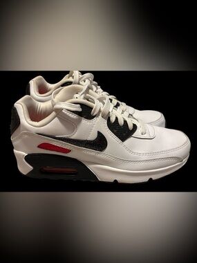 Nike kids White & Black w/ glitter Nike swoosh Sneakers